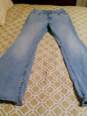 AMERICAN EAGLE NEXT LEVEL JEANS SIZE 2 REG FLARE GOOD CONDITION